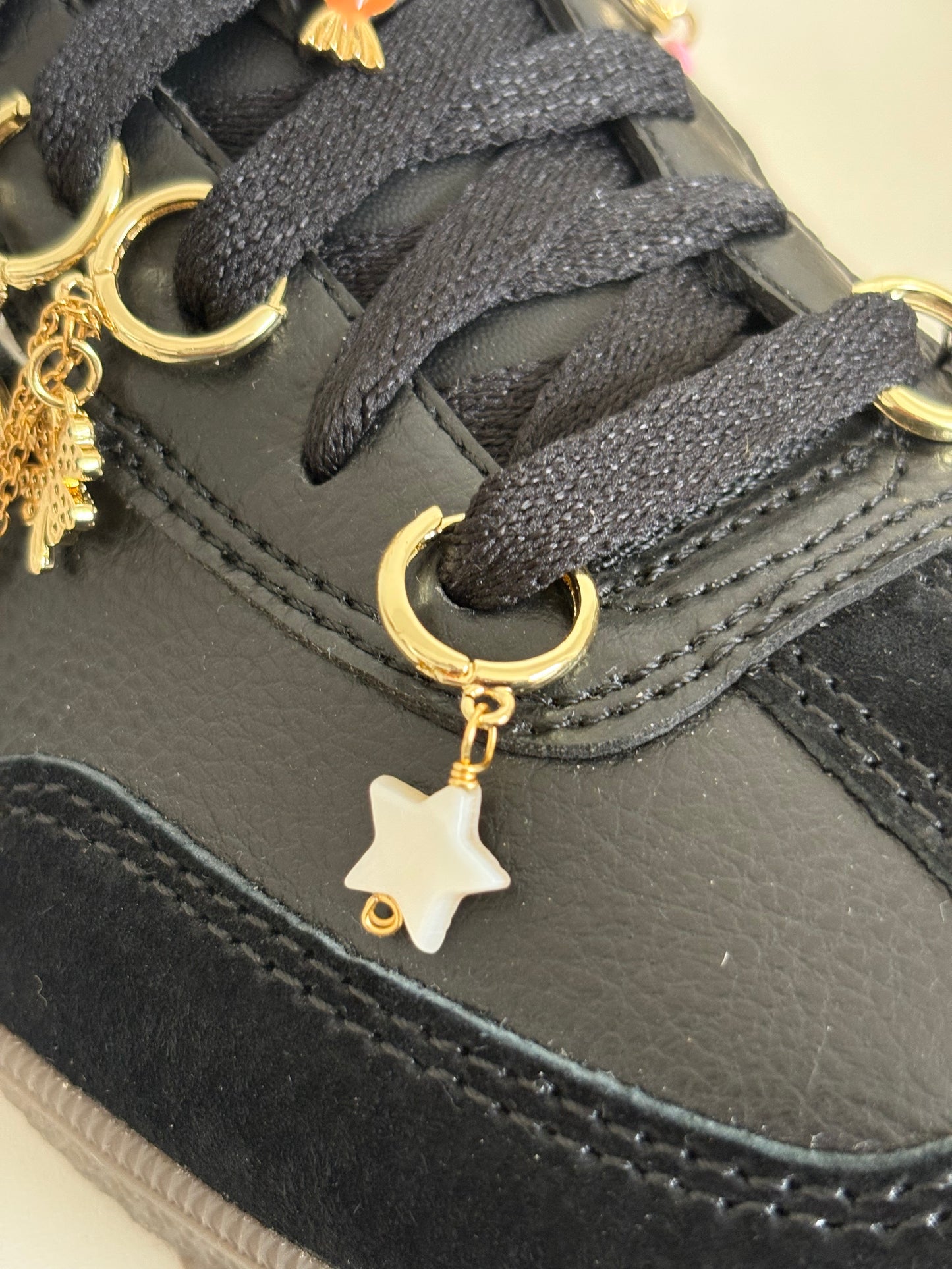 Charm estrella nakar
